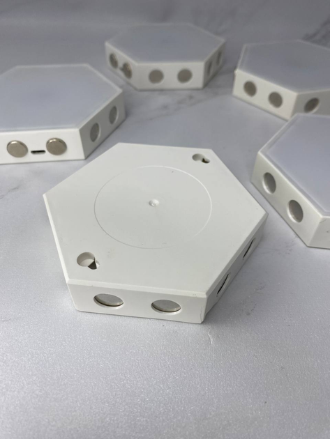 Б/в Шестигранний модульний сенсорний світильник Hexagon RGB Lights - стільникові настінні світильники - зображення 5