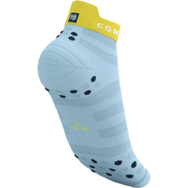 Шкарпетки короткі з компресійним ефектом Compressport Pro Racing Socks V4.0 Ultralight Run Low Cashmere blue/maize L (100081074) - Фото 3 Шкарпетки короткі з компресійним ефектом Compressport Pro Racing Socks V4.0 Ultralight Run Low Cashmere blue/maize L (100081074) - зображення 3