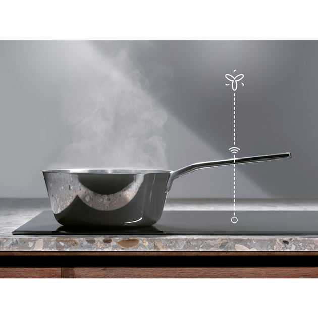 Варочная поверхность индукционная Electrolux EIT60433CT - изображение 8