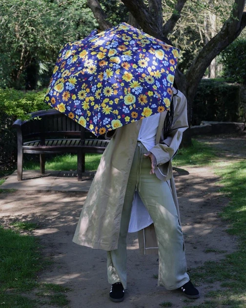Жіноча міні парасолька Fulton L501 Tiny-2 Bumble Bee Floral (Квіти та джмелі) - Фото 5 Жіноча міні парасолька Fulton L501 Tiny-2 Bumble Bee Floral (Квіти та джмелі) - изображение 5