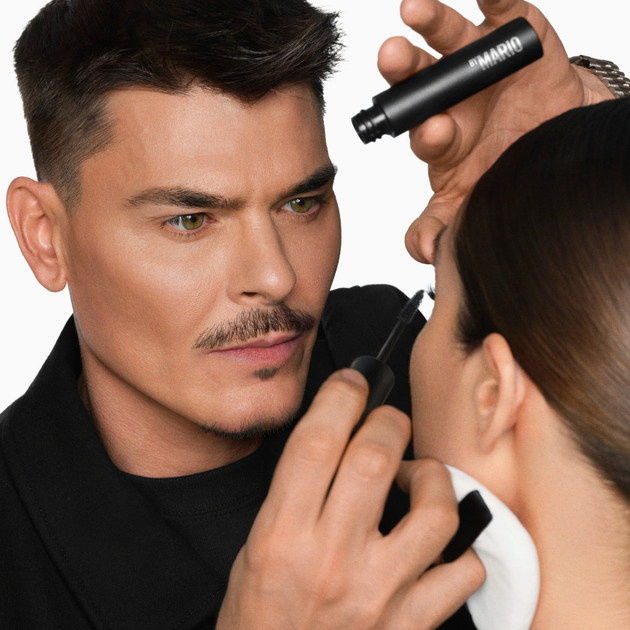 Об'ємна чорна туш для вій Makeup By Mario Master Mascara Super Black 8.5 мл - Фото 10 Об'ємна чорна туш для вій Makeup By Mario Master Mascara Super Black 8.5 мл - зображення 10