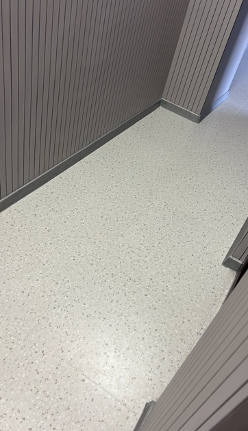 Самоклеящаяся LVT плитка для пола виниловая PVC Керамогранит 600х600х1.5мм ПВХ панели SW-00001587 - Фото 4 Самоклеящаяся LVT плитка для пола виниловая PVC Керамогранит 600х600х1.5мм ПВХ панели SW-00001587 - изображение 4
