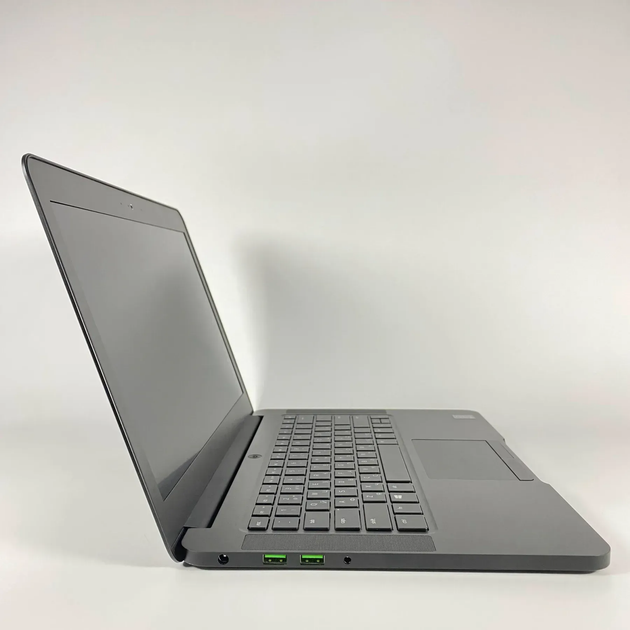 Ігровий ноутбук Razer Blade RZ09-0195 / 14" (1920x1080) IPS / Intel Core i7-6700HQ (4 (8) ядра по 2,6 - 3,5 ГГц) / 16 ГБ DDR4 / 1000 ГБ SSD / nVidia GeForce GTX 1060, 6 ГБ GDDR5, 192-біт / WebCam / HDMI б/в - Фото 4 Ігровий ноутбук Razer Blade RZ09-0195 / 14" (1920x1080) IPS / Intel Core i7-6700HQ (4 (8) ядра по 2,6 - 3,5 ГГц) / 16 ГБ DDR4 / 1000 ГБ SSD / nVidia GeForce GTX 1060, 6 ГБ GDDR5, 192-біт / WebCam / HDMI б/в - зображення 4