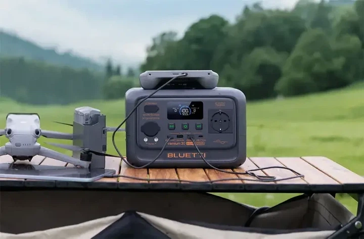 Портативна зарядна станція Bluetti Premium 30 V2 600W 320Wh - зображення 2