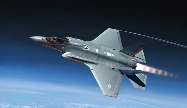 Збірна модель 1:32 літак F-35A Lightning II Italeri 2506 - Фото 1 Збірна модель 1:32 літак F-35A Lightning II Italeri 2506 - изображение 1