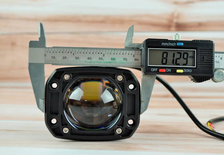 LED фара прямокутна лінзована (2шт) 40W ближній + дальній 12-24V (8,1x6,3x4СМ) фари на трактор МТЗ - зображення 3