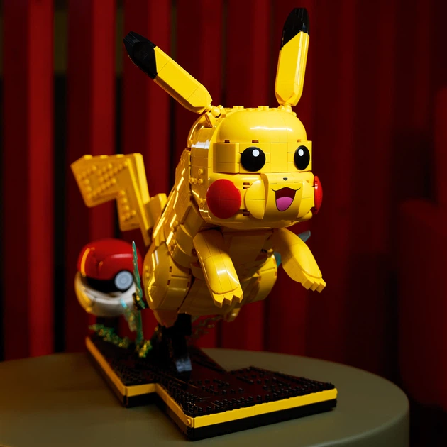 Конструктор LEGO Pokemon Пікачу й покебол 2050 деталей (72152) - зображення 8