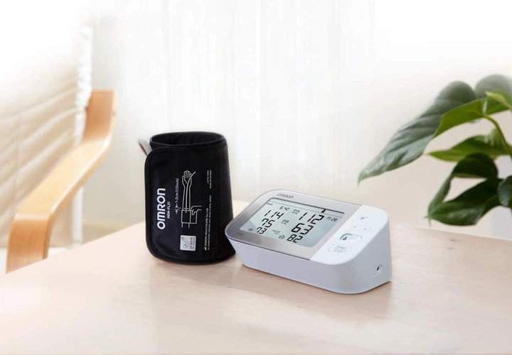 Автоматический тонометр Omron X7 Smart (HEM-7361T-ESL) - изображение 5