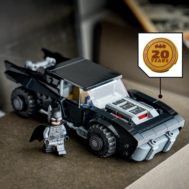 Zestaw klocków LEGO Super Heroes Batmobil z filmu Batman 330 elementów (76332) - obraz 7