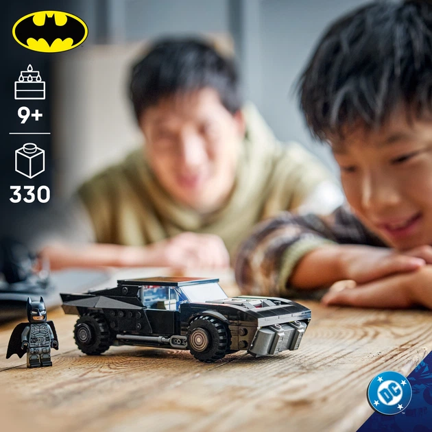 Конструктор LEGO Super Heroes Бэтмобиль из фильма Бэтмен 330 деталей (76332) - изображение 3