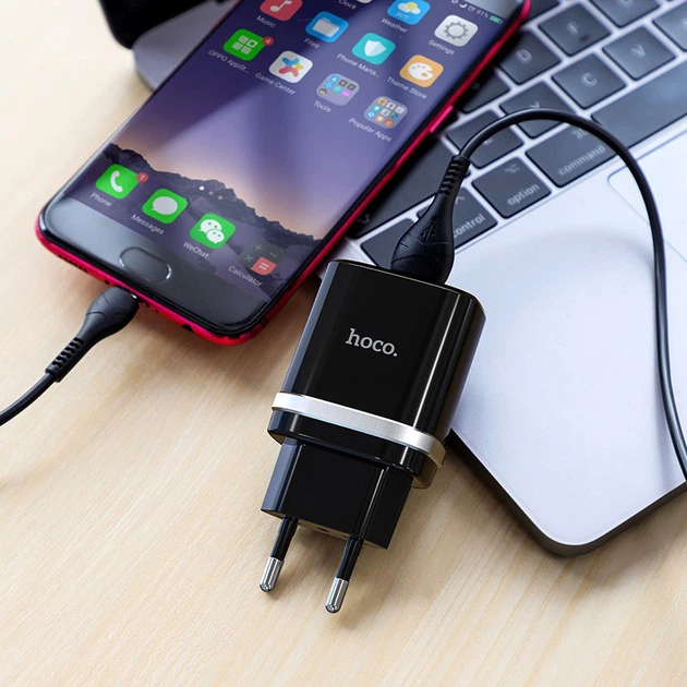 Зарядное устройство Hoco C12Q 18W с быстрой зарядкой QC3.0 для смартфонов и планшетов с LED-подсветкой - изображение 3