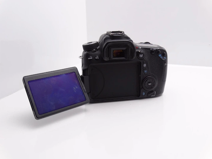 Фотоаппарат Canon EOS 70D EFS 18-135 Full HD/ Wi-Fi/ RAW (б/у) - изображение 4