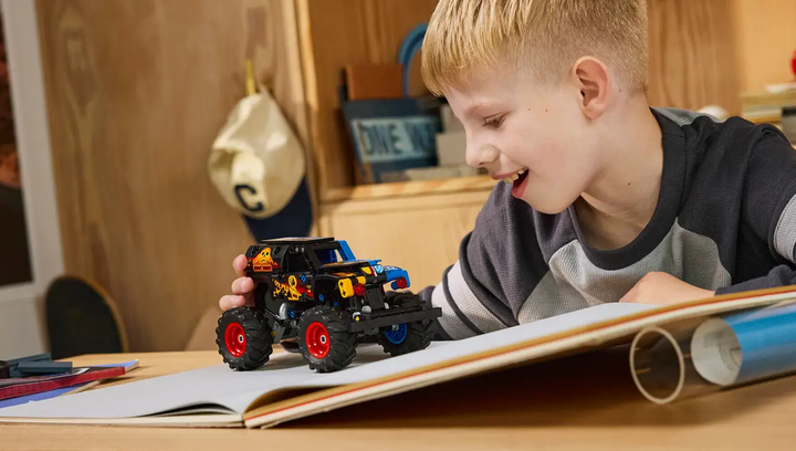 Конструктор Lego Monster Jam Grave Digger Вогонь і Лід Technic 42219 - зображення 8