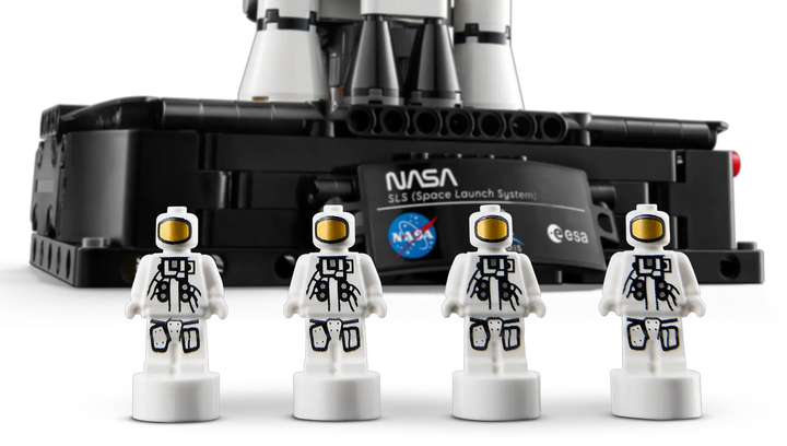 Конструктор Lego Ракета с Системой Космического Запуска NASA Artemis Technic 42221 - изображение 6