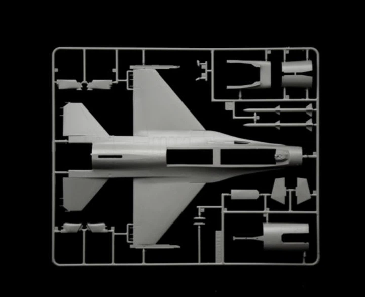 Збірна модель 1:48 літак Lockheed Martin F-16C Fighting Falcon Italeri 2825 - изображение 5