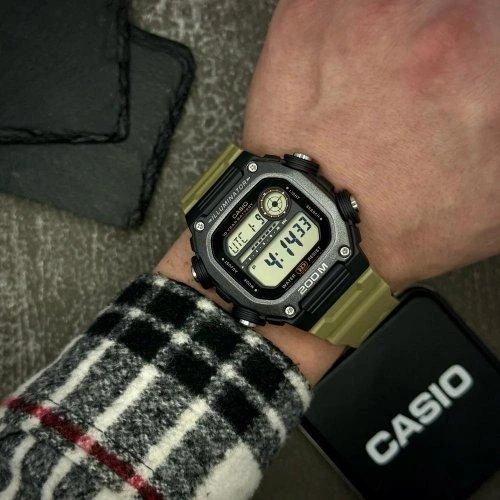 Мужские спортивные часы Casio DW-291HX-5A чёрные с зелёным - изображение 2