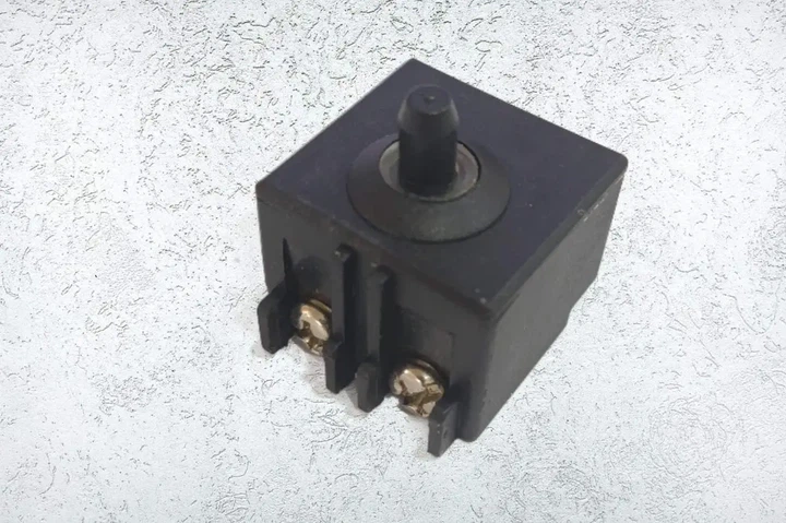 Кнопка для болгарки DWT 115 (25х24х20) - Фото 1 Кнопка для болгарки DWT 115 (25х24х20) - изображение 1