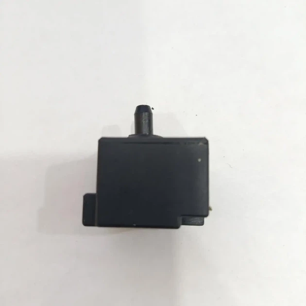 Кнопка для болгарки DWT 115 (25х24х20) - Фото 4 Кнопка для болгарки DWT 115 (25х24х20) - изображение 4