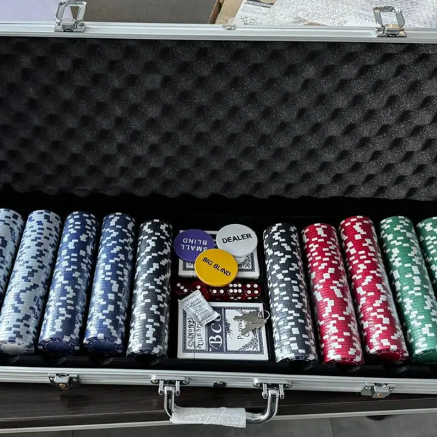 Настольная игра покер 500 фишек Рoker карты для покера 2 колоды игра настольная для компании в чемодане - изображение 4