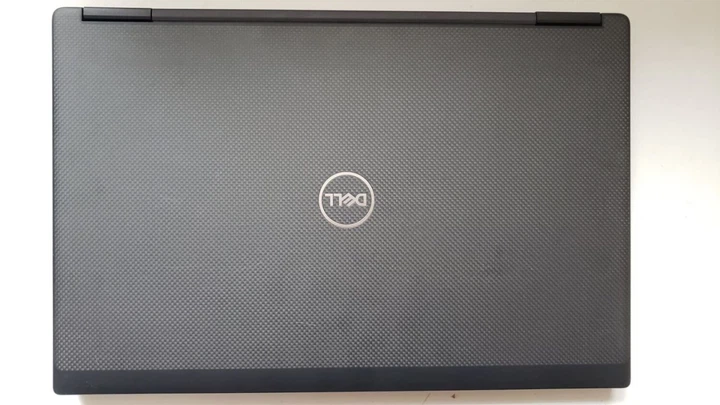 Мобильная рабочая станция Dell Precision 7730 / 17.3" (1920x1080) IPS / Intel Core i7-8850H (6 (12) ядра по 2.6 - 4.3 GHz) / 32 GB DDR4 / 128 GB SSD + 1000 GB SSD / nVidia Quadro P5200, 16 GB GDDR5, 256-bit / WebCam б/у - Фото 7 Мобильная рабочая станция Dell Precision 7730 / 17.3" (1920x1080) IPS / Intel Core i7-8850H (6 (12) ядра по 2.6 - 4.3 GHz) / 32 GB DDR4 / 128 GB SSD + 1000 GB SSD / nVidia Quadro P5200, 16 GB GDDR5, 256-bit / WebCam б/у - изображение 7