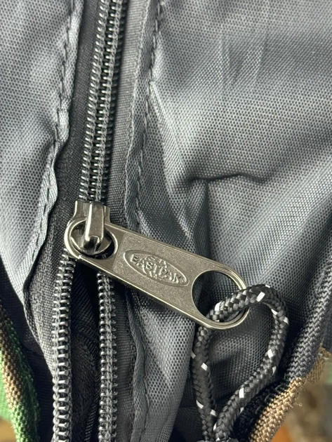 Сумка через плечо EastPak Delegate 008 20L в камуфляжном цвете. - изображение 5