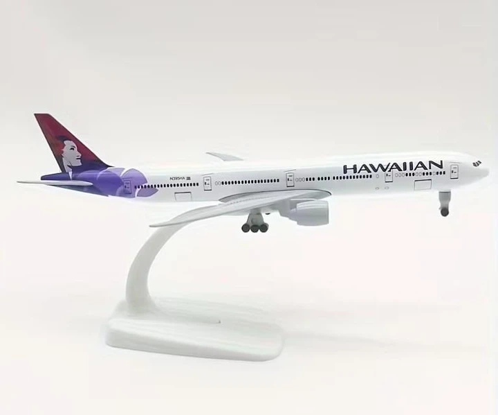 Модель літака Boeing 777 Hawaiian Airlines 1:300 металева лита колекційна модель пасажирського авіалайнера 20 см - Фото 4 Модель літака Boeing 777 Hawaiian Airlines 1:300 металева лита колекційна модель пасажирського авіалайнера 20 см - зображення 4