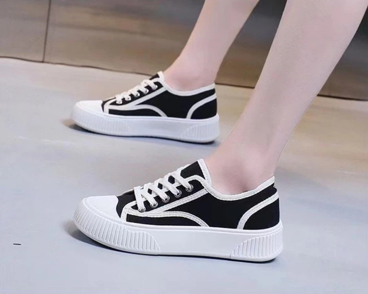 Вуличні підліткові кеди на масивній підошві, чорний 35 - Фото 4 Вуличні підліткові кеди на масивній підошві, чорний 35 - зображення 4