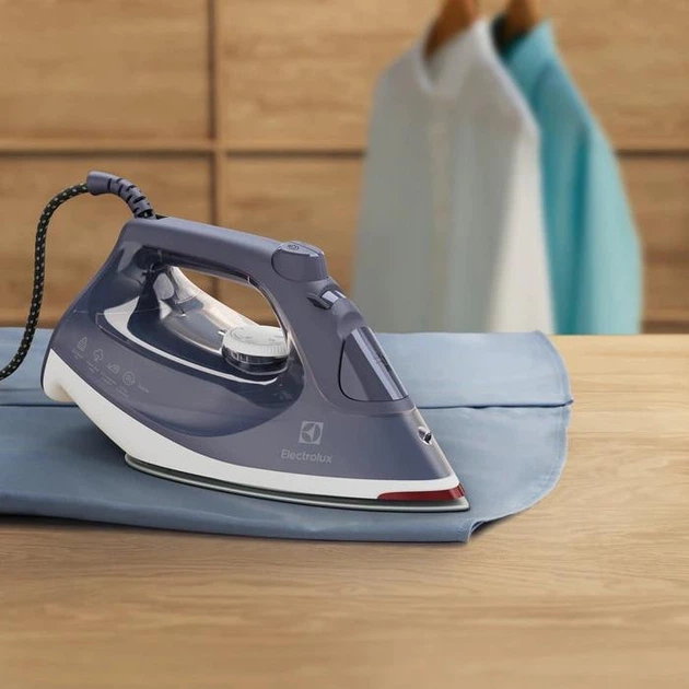 Утюг с паром Electrolux E6SI1-2MN - изображение 3