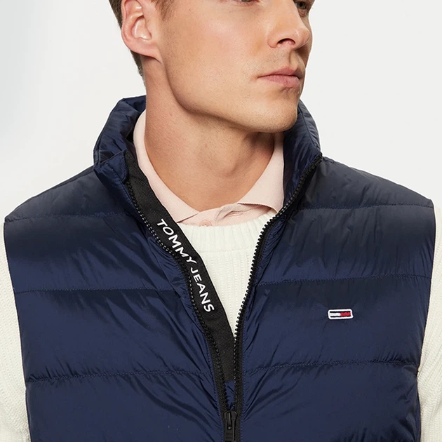 Пухова безрукавка Tommy Jeans XL (DM0DM20663) - Фото 4 Пухова безрукавка Tommy Jeans XL (DM0DM20663) - изображение 4