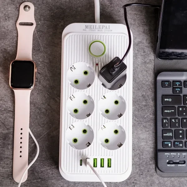 Удлинитель электрический 5м 6 розеток 4 USB 1 Type-C черный, переноска тройник зарядная станция Yiwu 5, Белый - Фото 2 Удлинитель электрический 5м 6 розеток 4 USB 1 Type-C черный, переноска тройник зарядная станция Yiwu 5, Белый - изображение 2