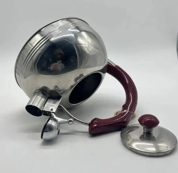 Чайник Edenberg EB-3560 3.5 л со свистком и красной ручкой - Фото 4 Чайник Edenberg EB-3560 3.5 л со свистком и красной ручкой - изображение 4