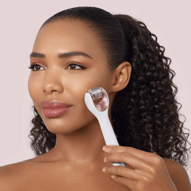 Электронный роллер для лица с микроиглами GESKE MicroNeedle Face Roller 9в1 жемчужный - изображение 2