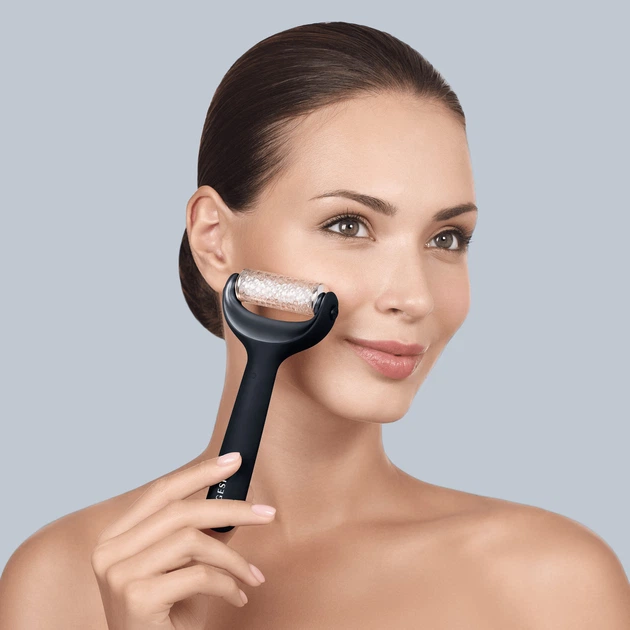 Электронный роллер для лица и тела с микроиглами GESKE MicroNeedle Face&Body Roller 8в1 черный - изображение 2