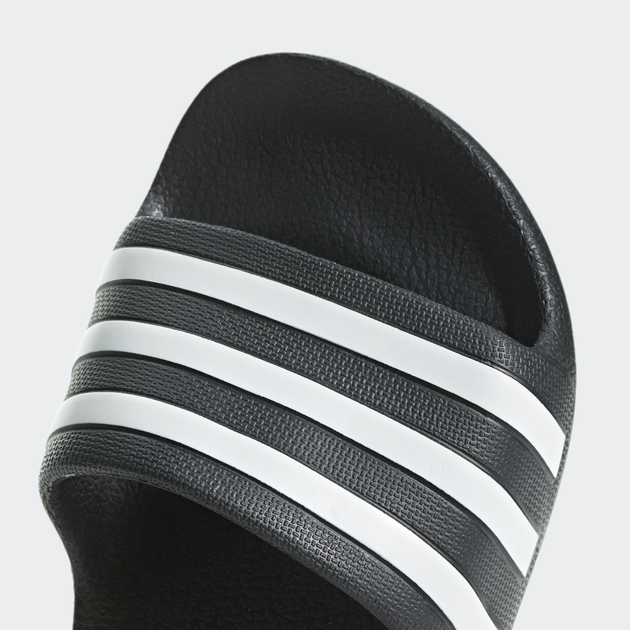 Детские шлепанцы для мальчика Adidas Adilette Aqua K F35556 30 Core Black (4060509826019) - Фото 7 Детские шлепанцы для мальчика Adidas Adilette Aqua K F35556 30 Core Black (4060509826019) - изображение 7