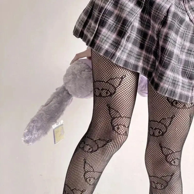 Колготки чорні в сітку з принтом Kuromi Hello Kitty, колготки з принтом Куромі Хелоу Кітті, one size - Фото 5 Колготки чорні в сітку з принтом Kuromi Hello Kitty, колготки з принтом Куромі Хелоу Кітті, one size - зображення 5