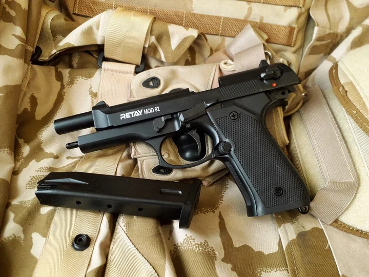 Стартовый пистолет шумовой Берета 92 Retay Mod. 92 black (Beretta 92) MS - Фото 4 Стартовый пистолет шумовой Берета 92 Retay Mod. 92 black (Beretta 92) MS - изображение 4