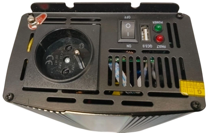 Przetwornica samochodowa Qoltec Monolith 1000W/2000W 12V na 230V czysty sinus (51934) (5901878519340) (955555906279037) - Outlet - obraz 8