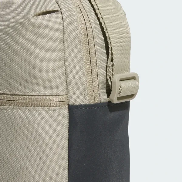 Спортивная сумка планшет через плечо маленькая Adidas Essentials Organizer KA1479 Коричневая (4068817555225) - Фото 8 Спортивная сумка планшет через плечо маленькая Adidas Essentials Organizer KA1479 Коричневая (4068817555225) - изображение 8