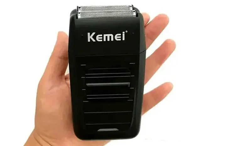 Электробритва Kemei Km-1102 роторная 5W высота среза 0,1 мм черная для ухода за телом - изображение 3