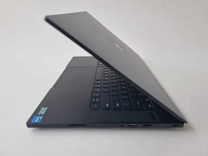 Ноутбук Razer Blade 15 I7 10875H/RTX 2080 Super/RAM 16GB/SSD 512GB/300Hz Б\В - Б/В - Фото 6 Ноутбук Razer Blade 15 I7 10875H/RTX 2080 Super/RAM 16GB/SSD 512GB/300Hz Б\В - Б/В - зображення 6