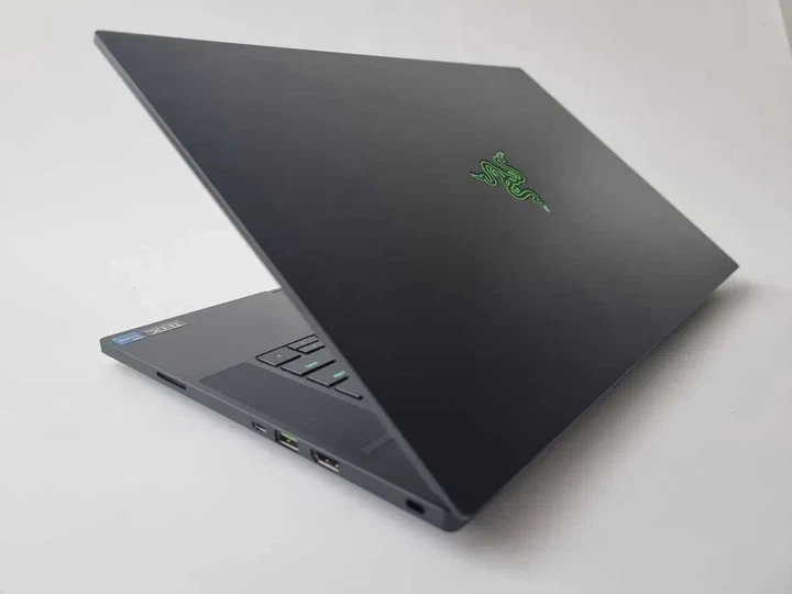 Ноутбук Razer Blade 15 I7 10875H/RTX 2080 Super/RAM 16GB/SSD 512GB/300Hz Б\В - Б/В - Фото 7 Ноутбук Razer Blade 15 I7 10875H/RTX 2080 Super/RAM 16GB/SSD 512GB/300Hz Б\В - Б/В - зображення 7