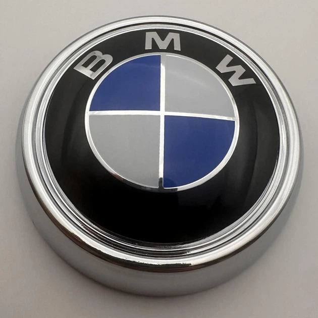Емблема БМВ 105 мм багажника BMW Х3 кузов F25 на кришку багажника хром 51147364375 x3 синьо-біла знак - Фото 4 Емблема БМВ 105 мм багажника BMW Х3 кузов F25 на кришку багажника хром 51147364375 x3 синьо-біла знак - зображення 4