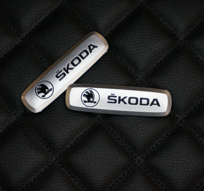 Шильдик на авто коврик Skoda шкода - изображение 3