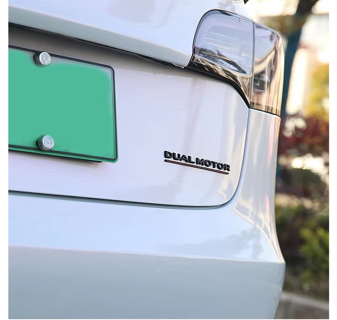 Эмблема DUAL MOTOR Tesla надпись буквы Шильдик Тесла ДУАЛ МОТОР красный хром на багажник табличка - изображение 5