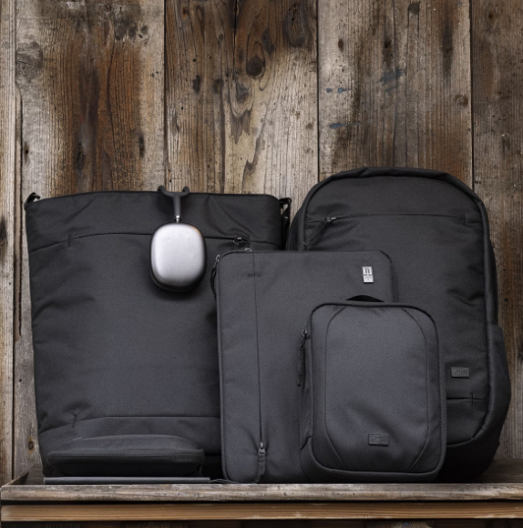 Чохол Case Logic Invigo Eco Accessory Case Large INVIAC-103 чорний (6949039) - Фото 6 Чохол Case Logic Invigo Eco Accessory Case Large INVIAC-103 чорний (6949039) - изображение 6