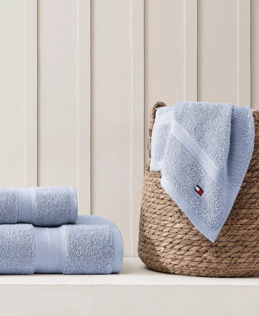 Банний рушник Tommy Hilfiger Modern American Solid Cotton Bath Towel, блакитний, 76*138см - Фото 2 Банний рушник Tommy Hilfiger Modern American Solid Cotton Bath Towel, блакитний, 76*138см - зображення 2