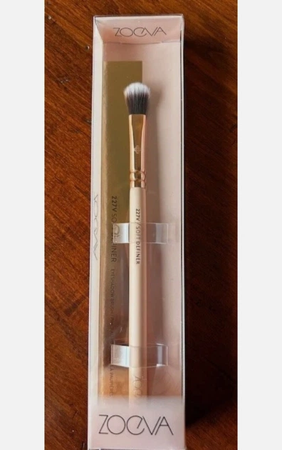 Кисть для растушевки теней ZOEVA #227 Soft Definer Rose Golden Vol.2 в цвете розовое золото 1 шт - изображение 5