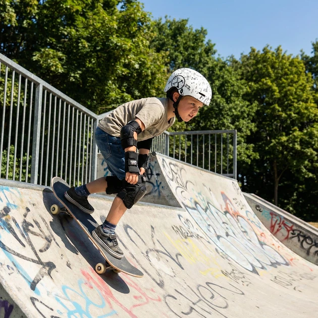 Шолом Nils Extreme MT311 L 58-61 см Білий 16-70-386 (5908261688904) - зображення 9