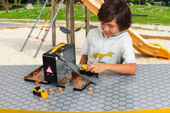 Ігровий набір CAT Little Machines Store N Go: портативний будівельний майданчик у кейсі (83332) - зображення 5