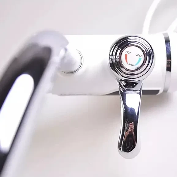 Міні-бойлер + душ Water Heater MP 5208, проточний електричний водонагрівач 3000 Вт з LCD-дисплеєм, бокове підключення - изображение 4